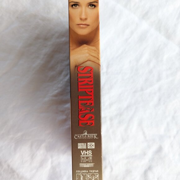3/$15 Striptease (1996) VHS movie with Demi Moore, Burt Reynolds - Picture 4 of 7